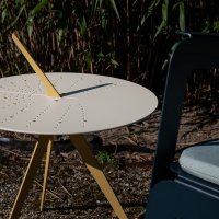 Sundial Table - Zonnewijzer tafel