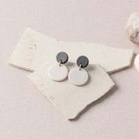 Oorbel 'Clay Duo' - Round Black + Pearl